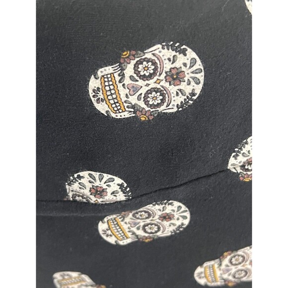 Torrid scull fold over skirt - Picture 2 of 3